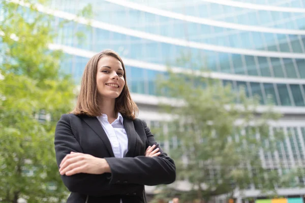 Retrato Uma Empresária Bem Sucedida Sorrindo — Fotografia de Stock