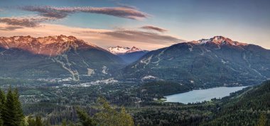 Whistler Blackcomb günbatımı Panorama