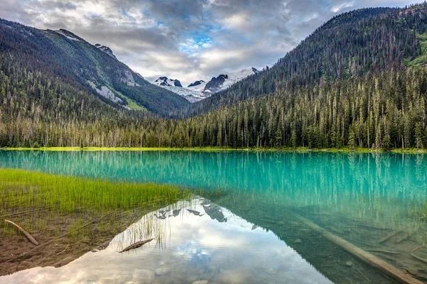 Spectacular Turquoise Lake Fed Matier Glacier Joffre Lakes Provincial Park — Stock Photo, Image