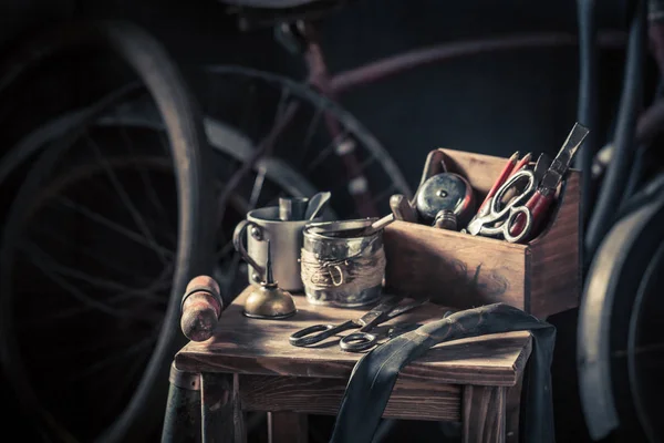 복고풍 자전거 바퀴와 서비스 — 스톡 사진
