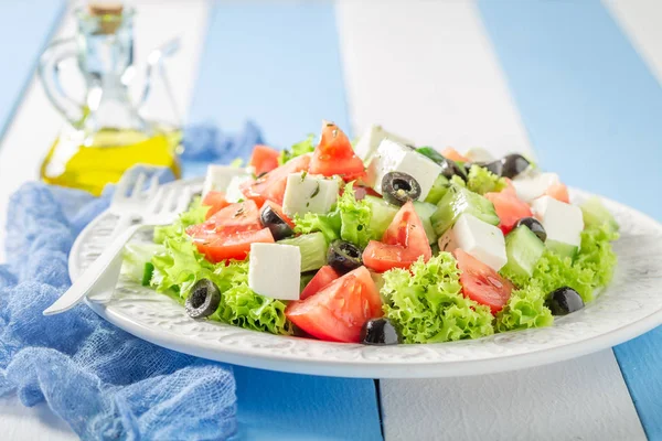 Salada Grega Fresca Com Alface Tomate Cereja Cebola — Fotografia de Stock
