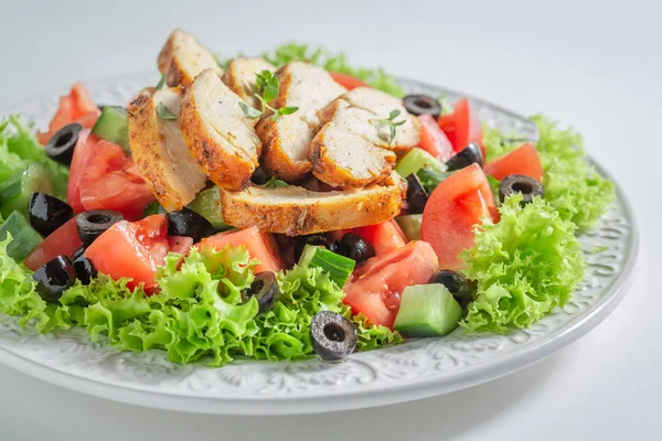 Fresh Caesar Salad Tomatoes Cucumber Chicken — Stock Photo, Image