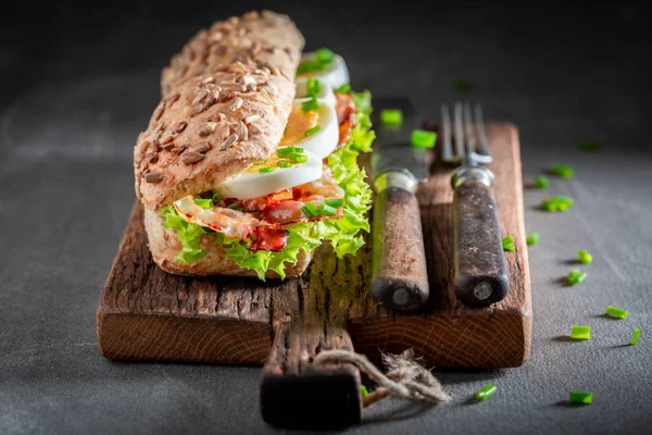 베이컨 양상추와 신선한 샌드위치 — 스톡 사진