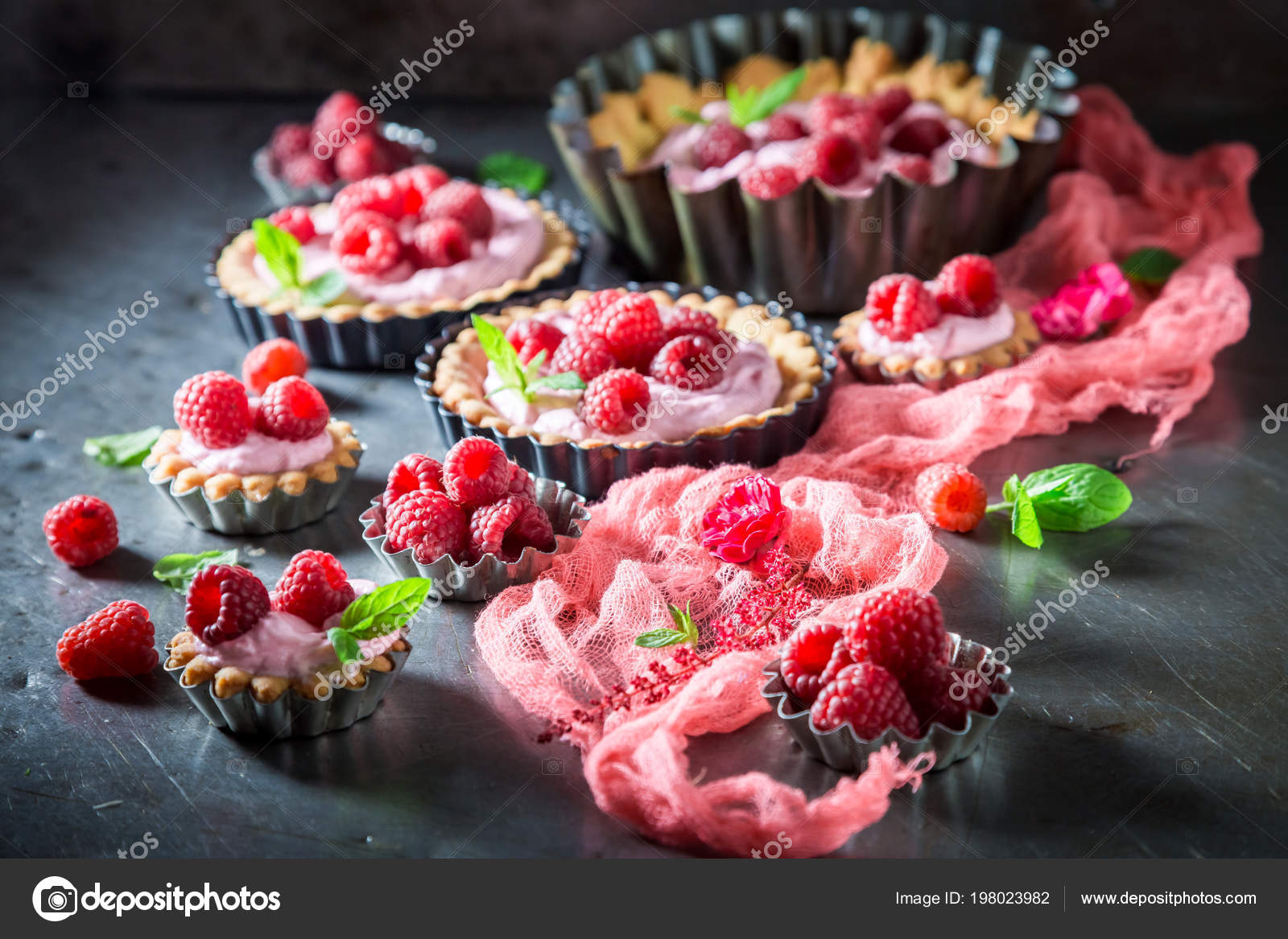 depositphotos_198023982-stock-photo-sweet-crispy-tarts-raspberries-mascarpone.jpg