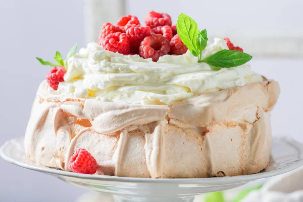 Dulce Desert Pavlova Din Mascarpone Fructe Padure — Fotografie, imagine de stoc