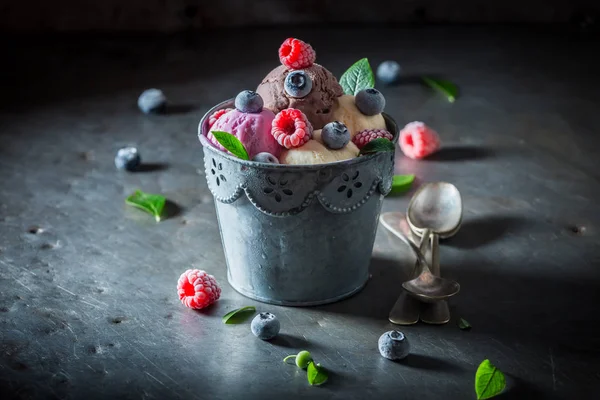 Fresh Sweet Ice Cream Made Fruits Milk — Stock Photo, Image