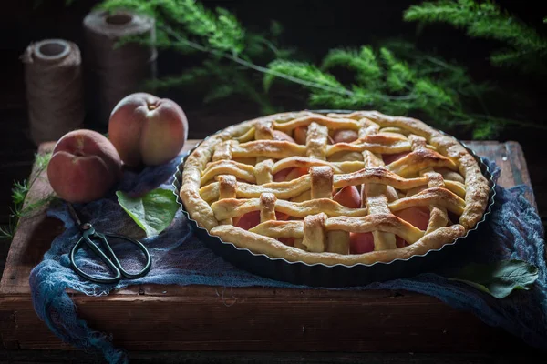 Torta Pêssego Caseira Rústica Feita Frutas Frescas — Fotografia de Stock