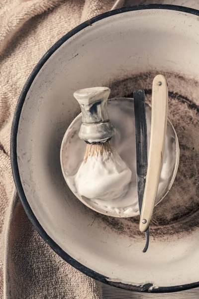 Antika Tıraş Fırçası Jilet Sabun Araçlarıyla — Stok fotoğraf