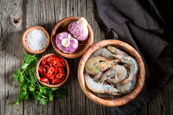 Ingredienti Gustosi Gamberetti Fatti Casa Ciotola Legno — Foto Stock