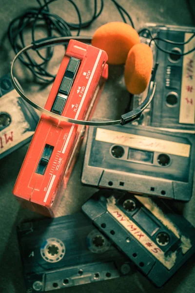 Κλασική Κασέτα Walkman Και Στα Ακουστικά — Φωτογραφία Αρχείου