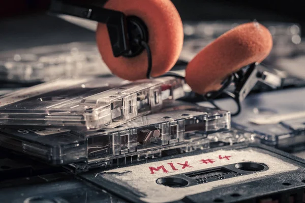 Retro Halom Audio Kazetták Fából Készült Asztal — Stock Fotó