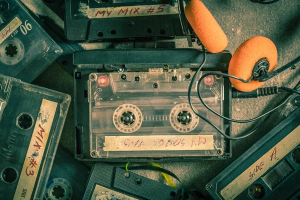 Старая Аудиокассета Наушниками Плеером — стоковое фото