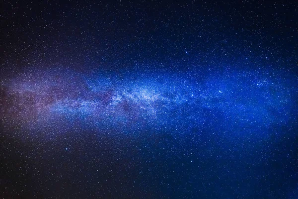 百万の星夜と素敵な青い天の川 — ストック写真