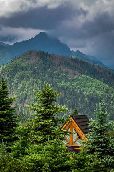 Viharos Felhők Felett Cottage Tátra Lengyelország — Stock Fotó