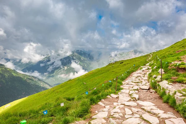 Hermoso Camino Desde Kasprowy Wierch Verano Polonia —  Fotos de Stock