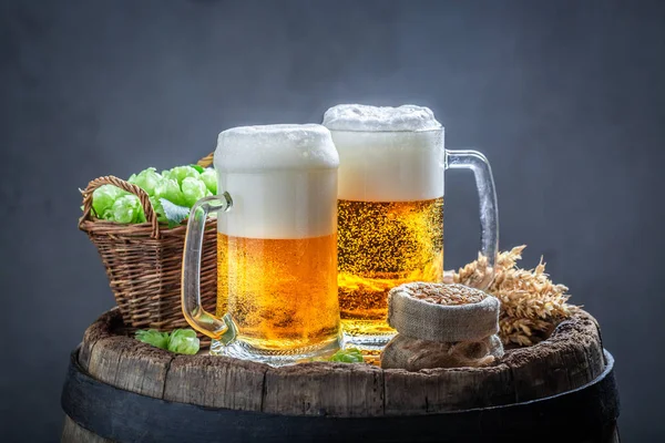Two Gold Pints Beer Foam Hops Wheat — Stock Photo, Image