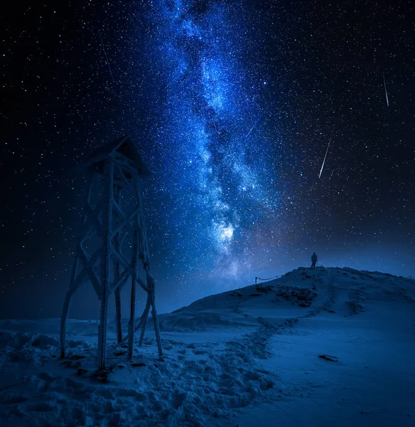 Man Looking Falling Stars Mountain Winter — Stock Photo, Image