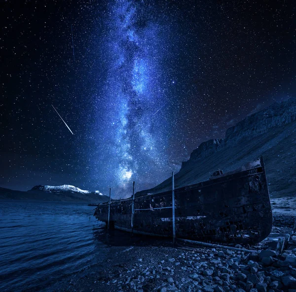 Old Shipwreck Milky Way Falling Stars Iceland — Stock Photo, Image