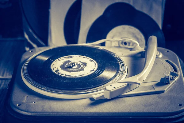 Antique Gramophone Stack Vinyl Records — Stock Photo, Image