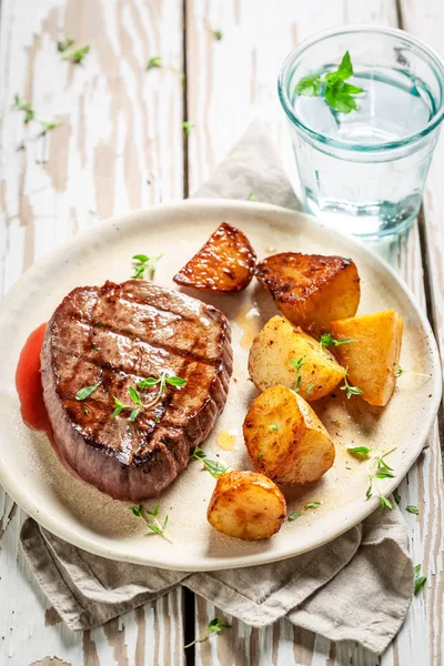 Yummy Steak Roasted Potatoes Salt Thyme — Stock Photo, Image