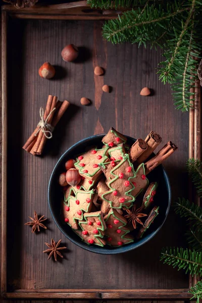 Ovanifrån Julkakor Gamla Träbricka — Stockfoto