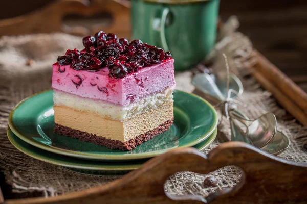 Closeup Cake Black Currant Wooden Tray — Stock Photo, Image