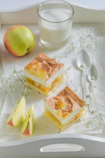 Крупним Планом Домашній Яблучний Пиріг Свіжих Інгредієнтів — стокове фото