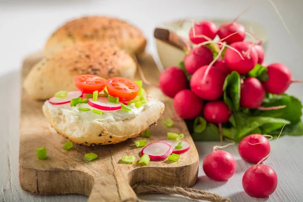 Zbliżenie Kanapka Chleba Chrzan Fromage Ser — Zdjęcie stockowe