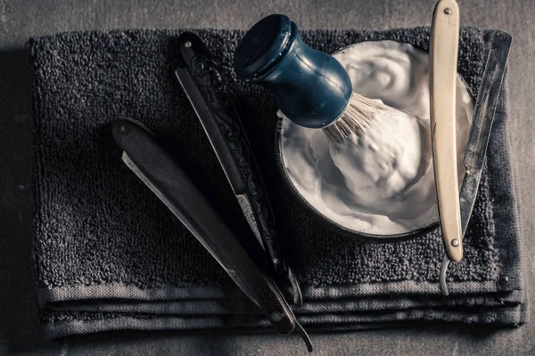 Friseurausrüstung Mit Schaum Rasiermesser Und Bürste — Stockfoto