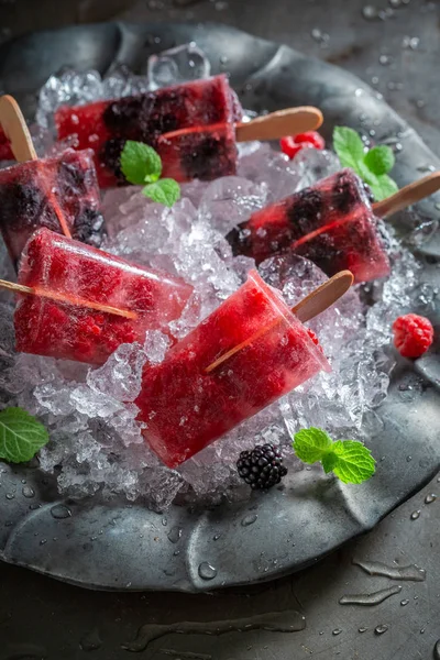 Välsmakande Bär Frukt Glass Pinne — Stockfoto