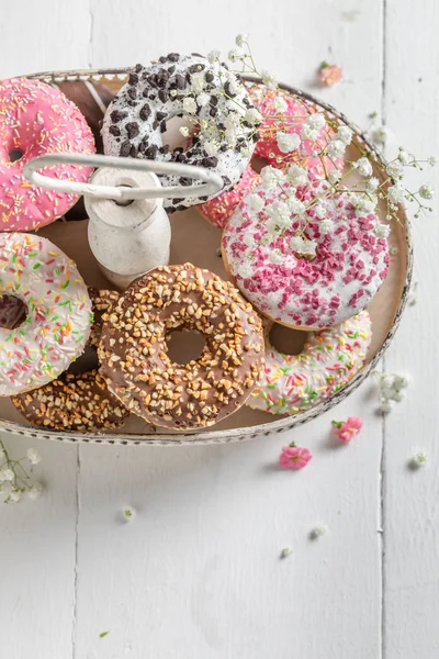 Rosquillas Deliciosas Frescas Con Decoraciones Coloridas — Foto de Stock