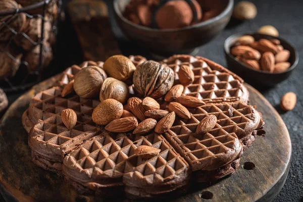 Deliziose cialde di cacao con mandorle — Foto Stock