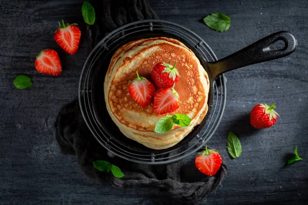 Delicious american pancakes for sweet and tasty breakfast — Stock Photo, Image