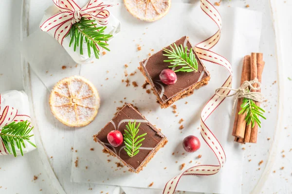 Traditionellt pepparkaks tårta till jul med sylt — Stockfoto