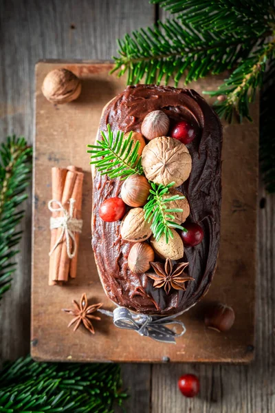 Vista superior de nueces de jengibre para Navidad con chocolate — Foto de Stock