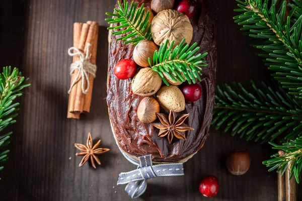 Nueces de jengibre dulces y caseras para Navidad con chocolate — Foto de Stock