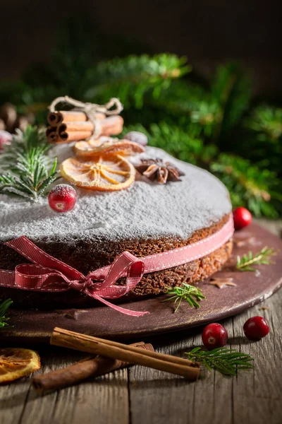Closeup van maanzaad cake voor Kerstmis gemaakt met cacao — Stockfoto