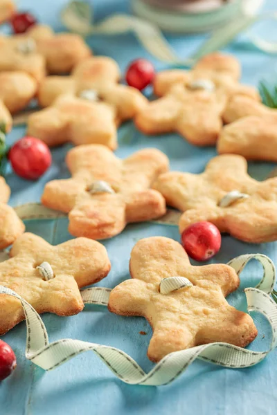 Traditioneel boterkoekjesketting als kerstversiering — Stockfoto