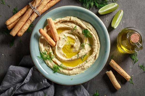 Hummus Gustoso Tradizionale Con Grissini Aneto — Foto Stock