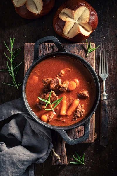 Goulash Sabroso Hecho Carne Res Verduras —  Fotos de Stock