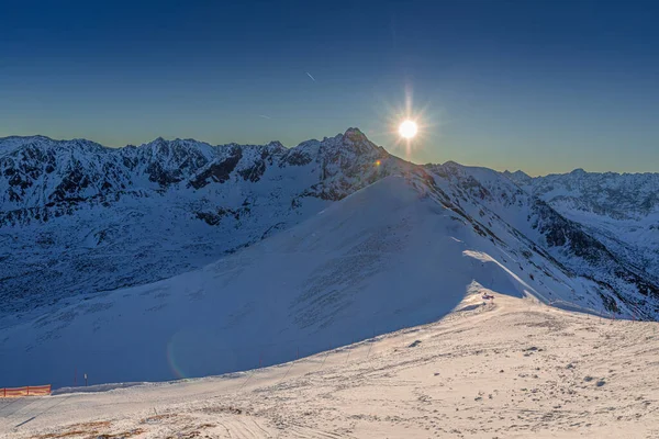 Sonnenaufgang Schneebedeckten Berg Kasprowy Wierch Der Tatra Polen Europa — Stockfoto