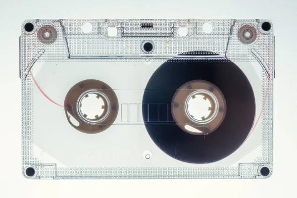 Zbliżenie Jednej Starej Przezroczystej Kasety Audio Białym Tle — Zdjęcie stockowe