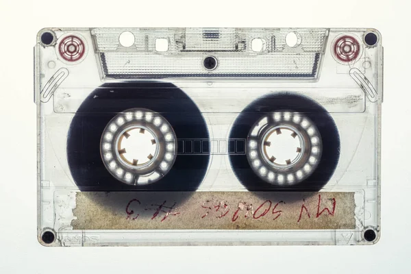 Close Van Vintage Een Transparante Audio Cassette Witte Achtergrond — Stockfoto