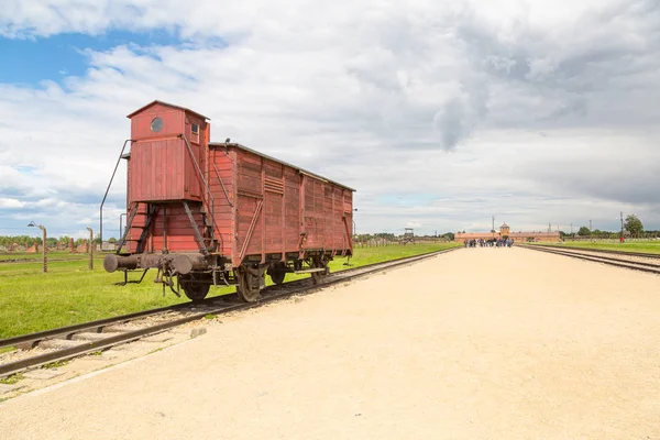 Restaurierter Transportwagen Mit Eingang Ehemaliger Nazi Konzentrationslager lizenzfreie Stockfotos