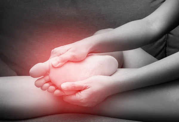 Female Foot Heel Pain Red Spot Sesamoiditis Syndrome — Stock Photo, Image