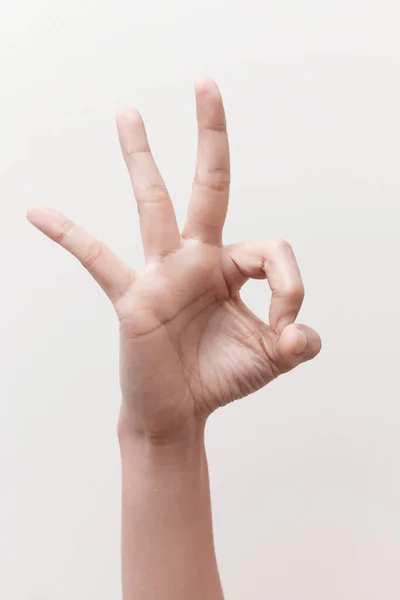 Женская Рука Показывает Знак Хорошо Хорошо Молодец Знак Изолированы Белом — стоковое фото