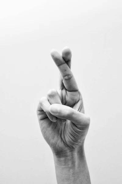 Tangan Kanan Perempuan Menunjukkan Jari Silang Dan Berbohong Simbol Atau — Stok Foto