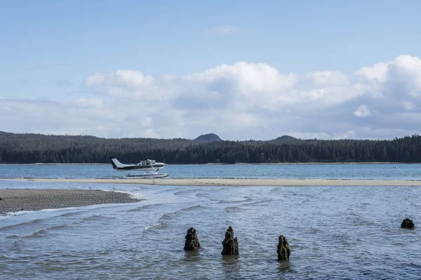 เครื่องบินลอยน้ําบนชายหาดกัสตาวาส — ภาพถ่ายสต็อก