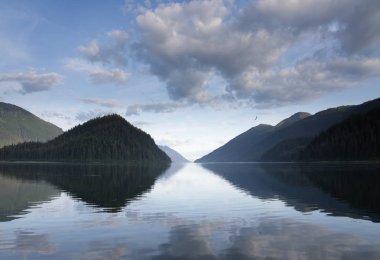 Gezi Girişi'nde bulut yansımaları