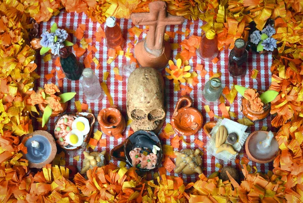 Mexický Den Mrtvých Oltáře Lebkou Pan Muerto Nápoje Cempasuchil Květiny — Stock fotografie